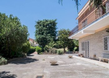 Cortile interno - Villa via Luigi Pietracqua, Roma - foto 29