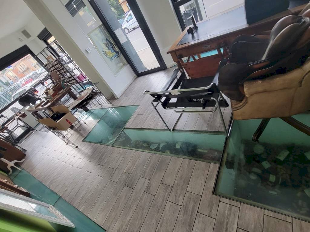 Interno non residenziale - Negozio San Lazzaro di Savena - foto 3
