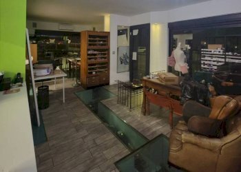 Interno non residenziale - Negozio San Lazzaro di Savena - foto 4