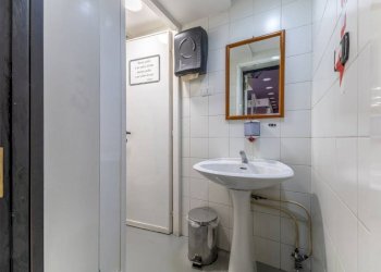 Bagno - Shop via Pasquale Baffi, Roma - photo 16