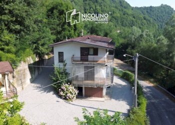 Facciata - Villa via Camerano, 6, Montaldo di Mondovì - foto 1