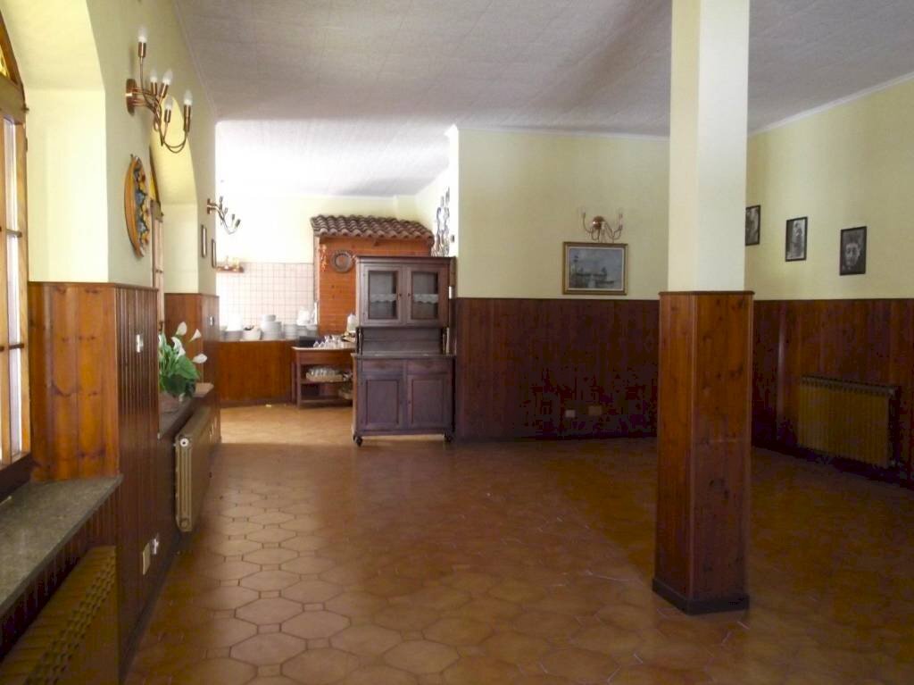 Interno non residenziale - Negozio via Camerano, 6, Montaldo di Mondovì - foto 2