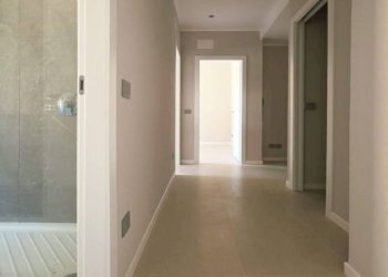 Corridoio - Three-room apartment via Paolo Racagni, Parma (neighborhood Cittadella) - photo 3