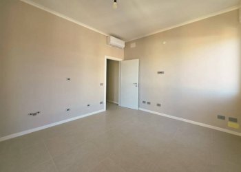 Salone - Three-room apartment via Paolo Racagni, Parma (neighborhood Cittadella) - photo 4