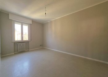 Camera da letto - Three-room apartment via Paolo Racagni, Parma (neighborhood Cittadella) - photo 10