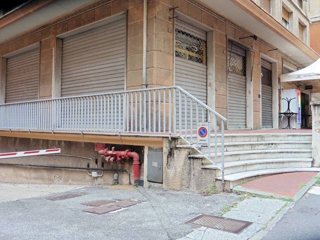 Facciata - Box via Caffaro, 8e, Genova (zona Castelletto) - foto 3
