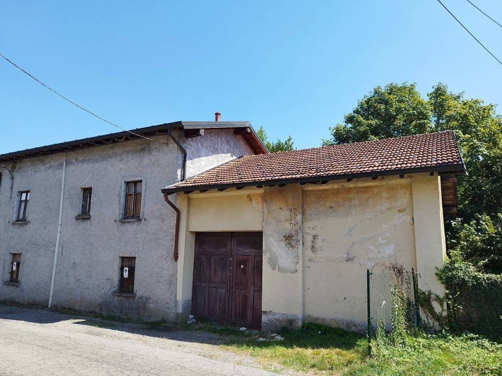 Facciata - Stabile - Palazzo via Vittorio Veneto, 12, Sangiano - foto 2