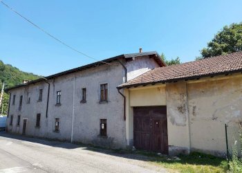 Facciata - Stable - Palace via Vittorio Veneto, 12, Sangiano - photo 1