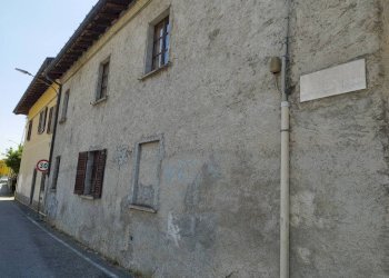 Facciata - Stabile - Palazzo via Vittorio Veneto, 12, Sangiano - foto 5