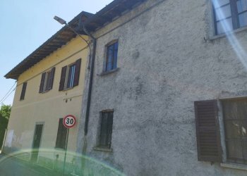 Facciata - Stable - Palace via Vittorio Veneto, 12, Sangiano - photo 6