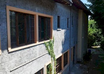 Facciata - Stable - Palace via Vittorio Veneto, 12, Sangiano - photo 9