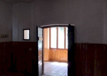Interno palazzo - Stable - Palace via Vittorio Veneto, 12, Sangiano - photo 36