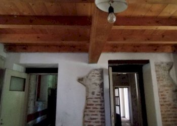 Interno palazzo - Stable - Palace via Vittorio Veneto, 12, Sangiano - photo 48
