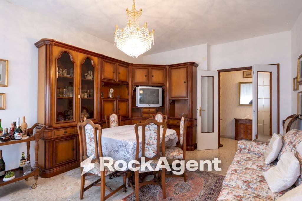 Salone - Three-room apartment via Marco Mastacchi, 238, Livorno - photo 1