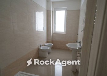 Bagno - Altro via Forche Caudine, 165, Maddaloni - foto 27