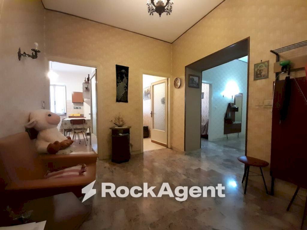 Disimpegno - Trilocale via Roma, 35, Acquapendente - foto 1