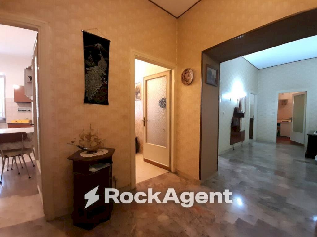 Corridoio - Trilocale via Roma, 35, Acquapendente - foto 3