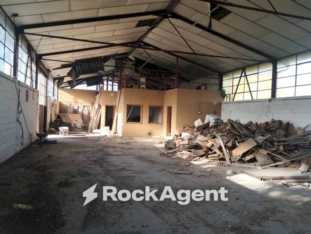 Magazzino - Capannone via Siena, 24, Mantova - foto 2