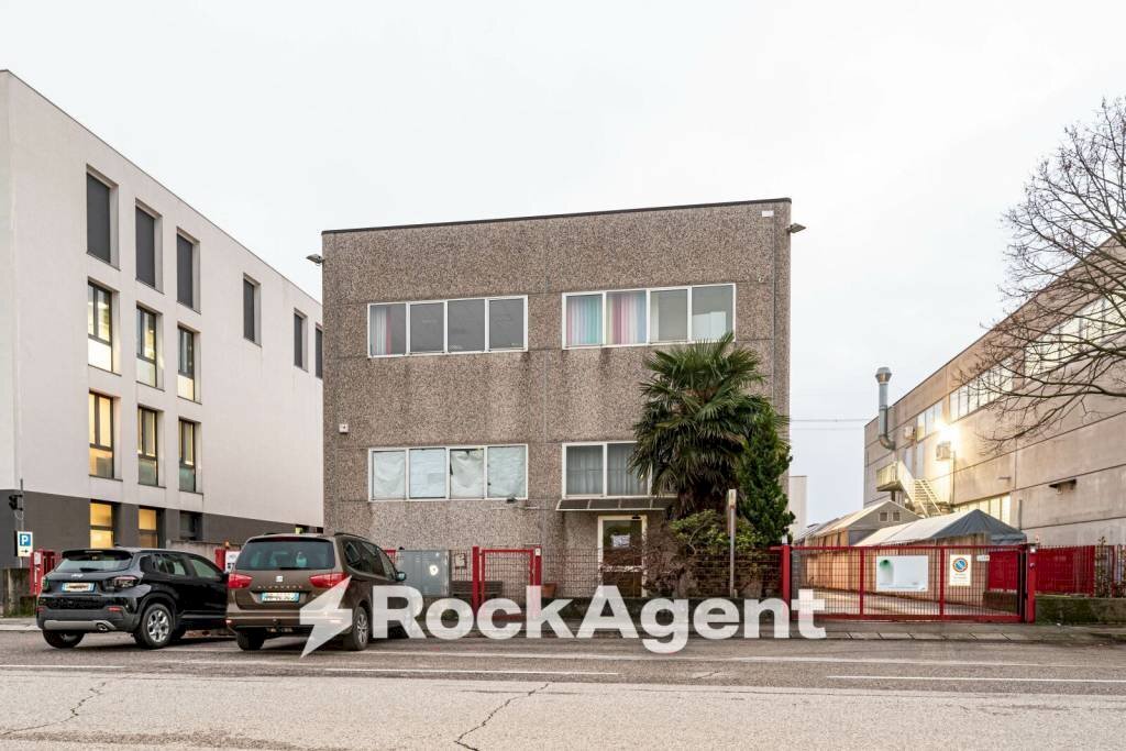 Facciata - Commercial Premises viale Finlandia, 1, Ponte San Nicolò - photo 3