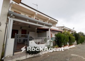 Facciata - Villa a Schiera Villaggio Lopilato, Stalettì - foto 26