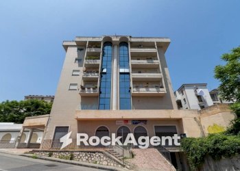 Facciata - Quadrilocale viale dei Bizantini, 75/2, Catanzaro - foto 1