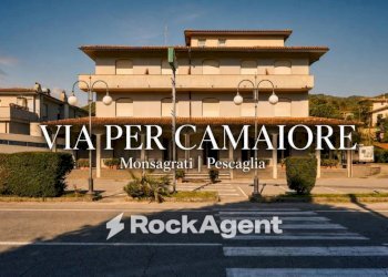 Facciata - Casa indipendente via per Camaiore, 33, Pescaglia - foto 1