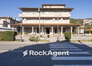 Facciata - Casa indipendente via per Camaiore, 33, Pescaglia - foto 19