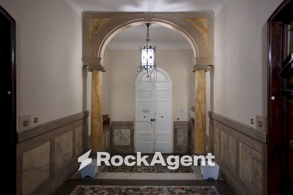 Interno palazzo - Quadrilocale viale Giosuè Carducci, 57, Livorno - foto 2