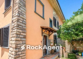 Facciata - Villa via dei Ludi, 14B, Sutri - foto 2