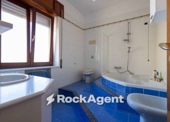 Bagno - Four-room apartment via Edmondo Buccarelli, 4, Catanzaro - photo 35