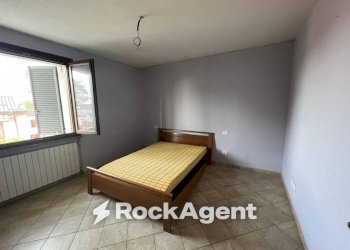 Camera da letto - Three-room apartment via Romera Vecchia, 25, Broni - photo 11