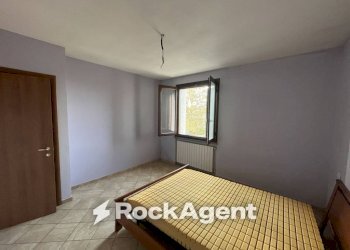 Camera da letto - Three-room apartment via Romera Vecchia, 25, Broni - photo 15