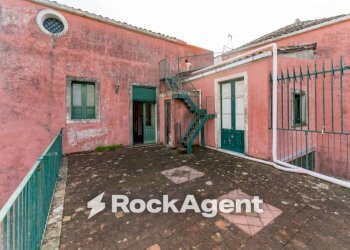 Cortile interno - Rustico strada 34, Giarre - foto 23