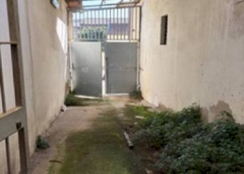 Cortile interno - Magazzino via Giro delle Mura Sud, 47, Empoli - foto 5