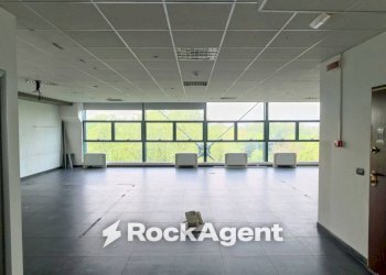 Interno non residenziale - Ufficio via Ippolito Nievo, 25, Torino (zona Vanchiglia) - foto 2