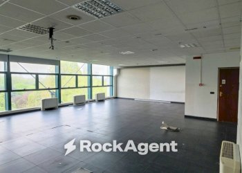 Interno non residenziale - Ufficio via Ippolito Nievo, 25, Torino (zona Vanchiglia) - foto 7