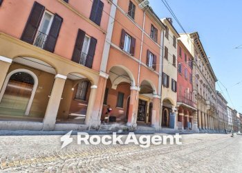 Facciata - Alimentari - Gastronomia Bologna (zona Centro Storico) - foto 10