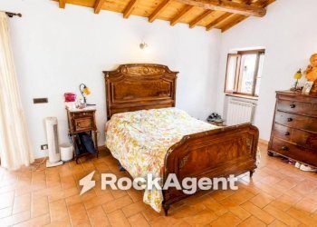 Camera da letto - Appartamento via delle Scuole, 4, Viterbo - foto 12