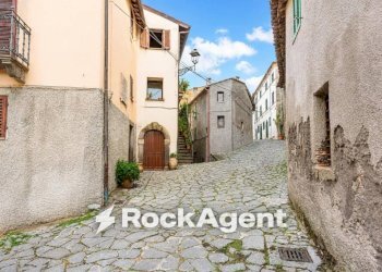 Cortile interno - Appartamento via delle Scuole, 4, Viterbo - foto 24
