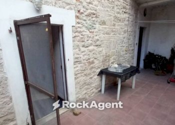 Cortile interno - Two-room apartment via Camponocecchio 15, Genga - photo 29