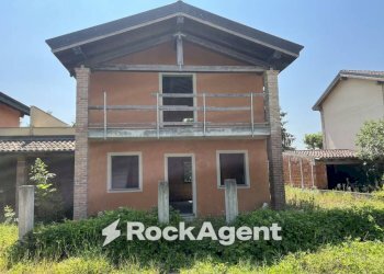 Facciata - Casa indipendente via Marconi, 47, Rivanazzano Terme - foto 8