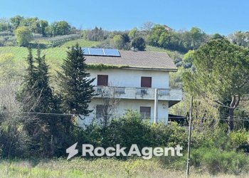 Facciata - Villa via Val di Foro, 81, Villamagna - foto 2