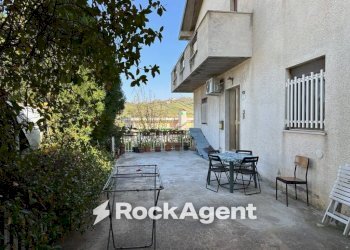 Cortile interno - Villa via Val di Foro, 81, Villamagna - foto 3
