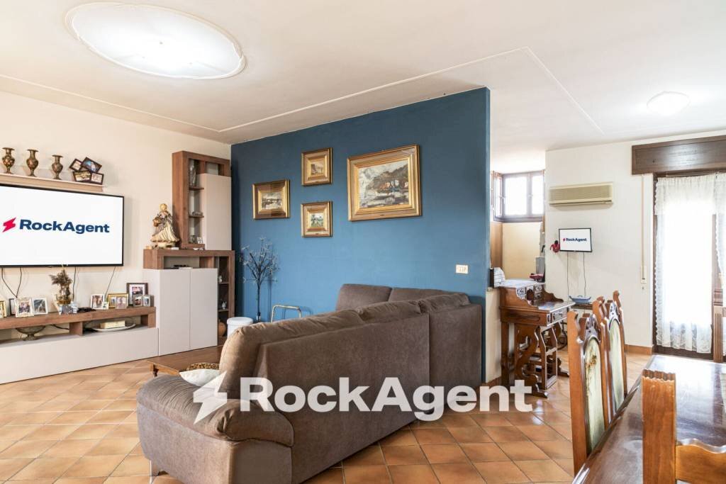 Salone - Three-room apartment viale Bialetti, 1A, Mede - photo 3