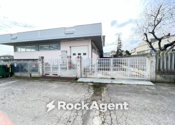 Facciata - Magazzino via alla Ruenia, 22, Sant'Omero - foto 20