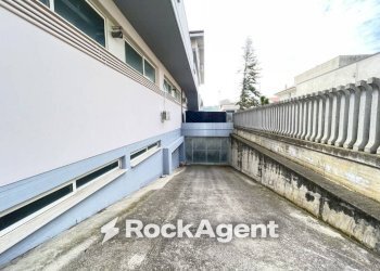 Cortile interno - Magazzino via alla Ruenia, 22, Sant'Omero - foto 22