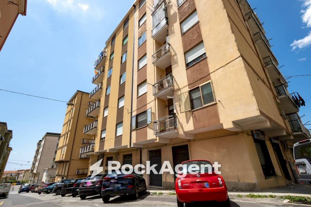 Facciata - Four-room apartment via Vittorio Butera, Catanzaro - photo 2