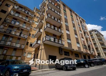 Facciata - Four-room apartment via Vittorio Butera, Catanzaro - photo 7