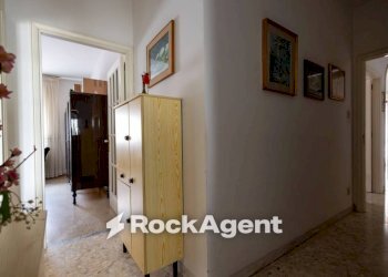 Corridoio - Four-room apartment via Vittorio Butera, Catanzaro - photo 18