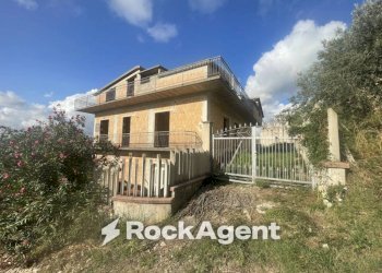 Facciata - Villa via Antonio Tedesco, Altavilla Silentina - photo 33